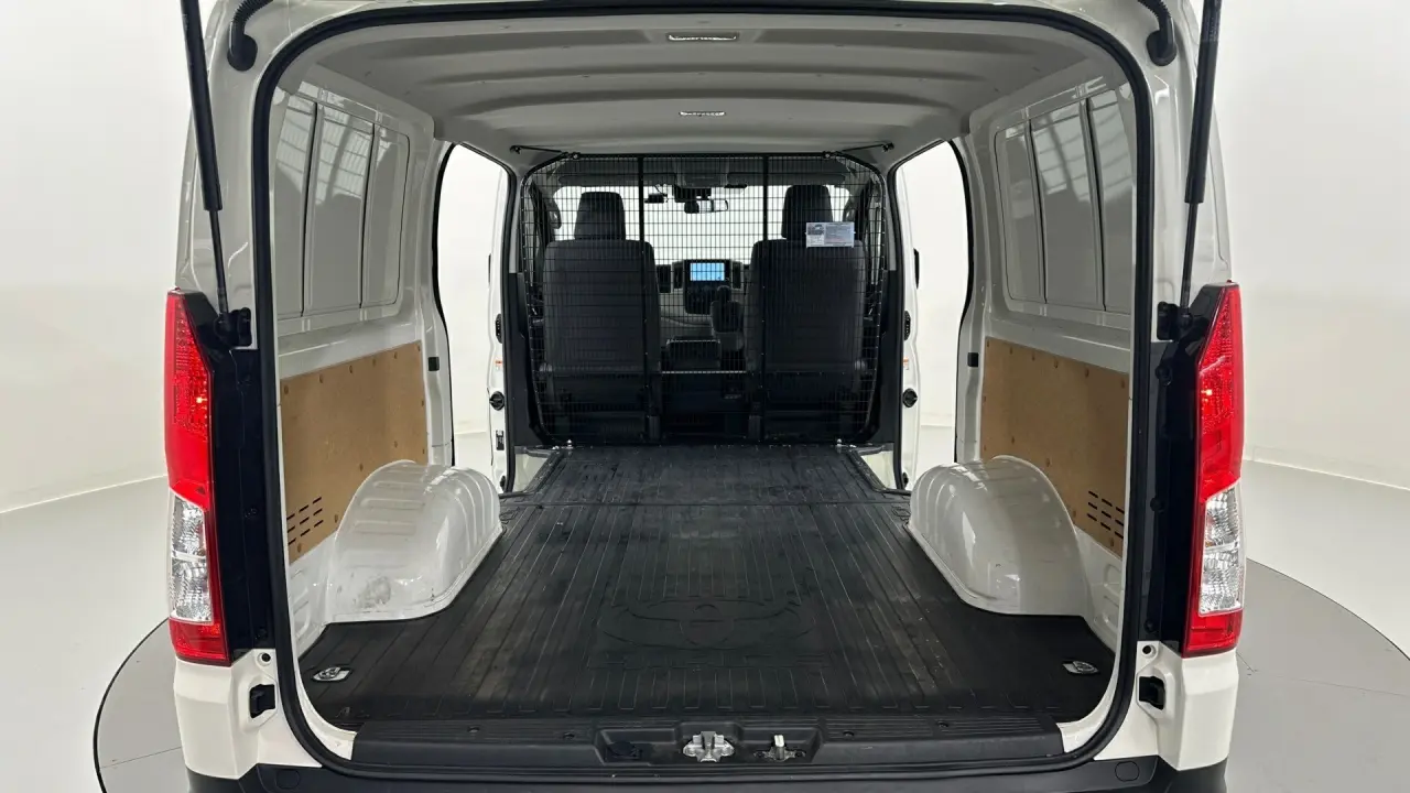 2025 Toyota HiAce Gallery Image 17
