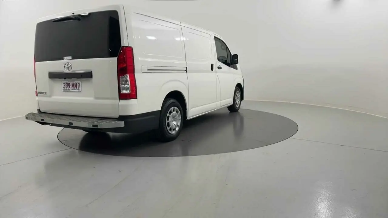2025 Toyota HiAce Gallery Image 5