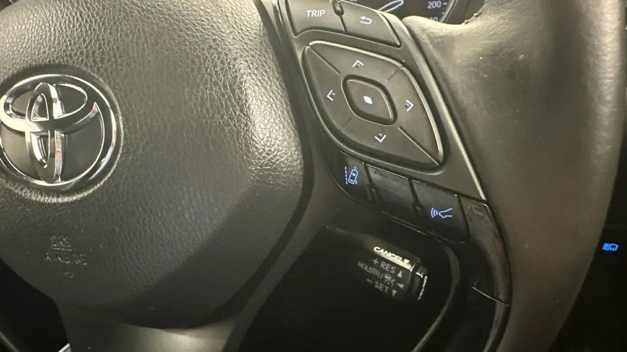 2021 Toyota C-HR Gallery Image 11