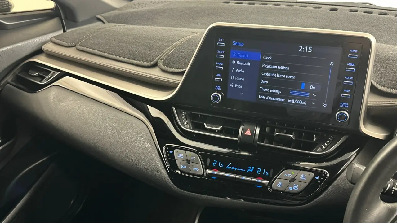 2021 Toyota C-HR Gallery Image 12