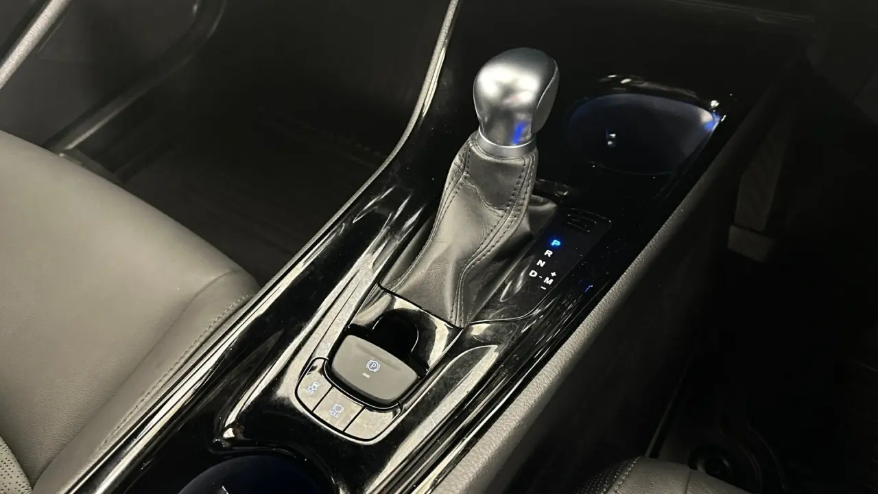 2021 Toyota C-HR Gallery Image 17