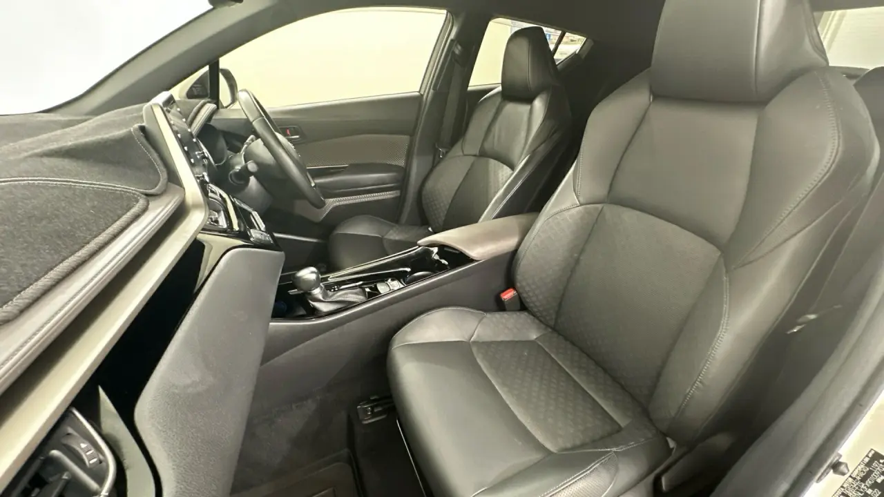 2021 Toyota C-HR Gallery Image 18