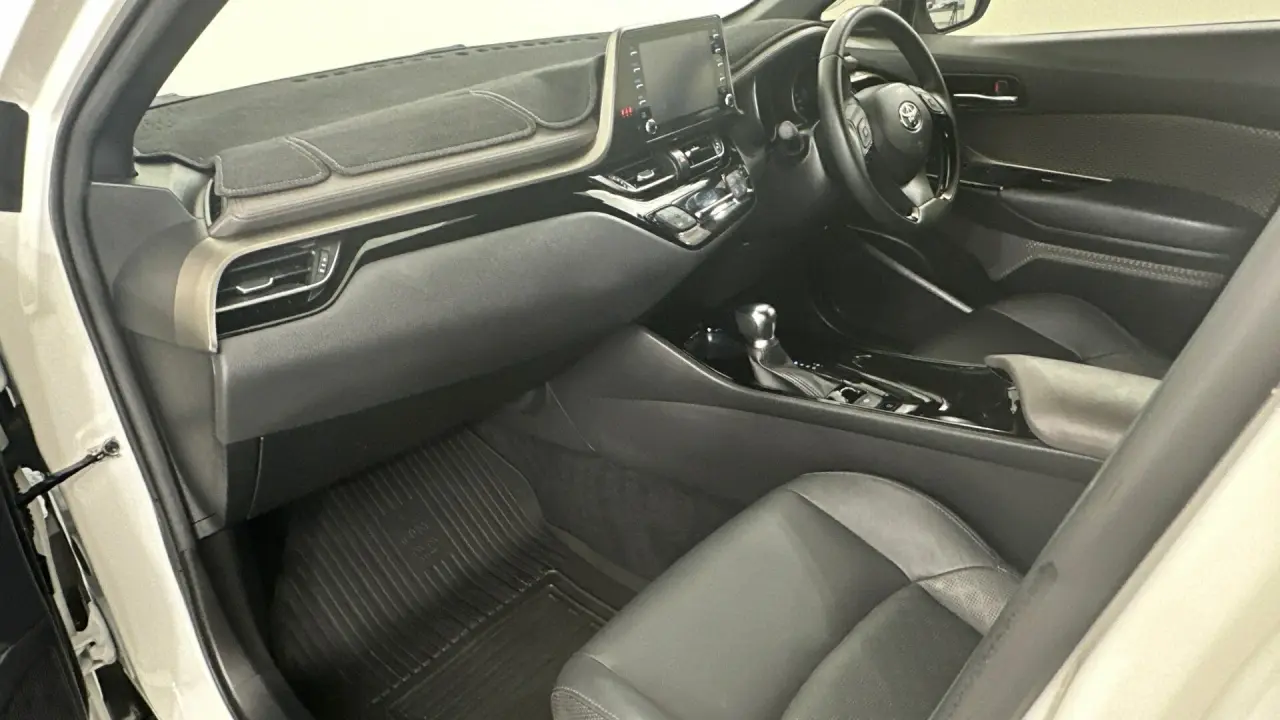 2021 Toyota C-HR Gallery Image 19