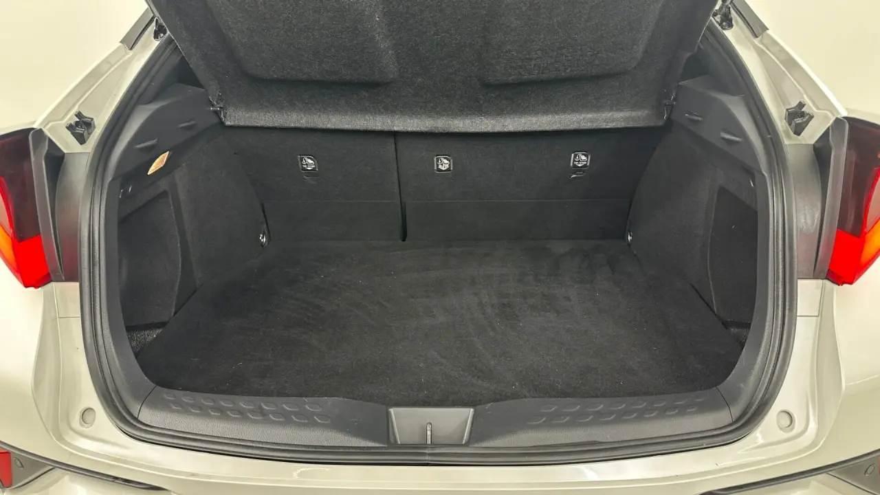 2021 Toyota C-HR Gallery Image 20