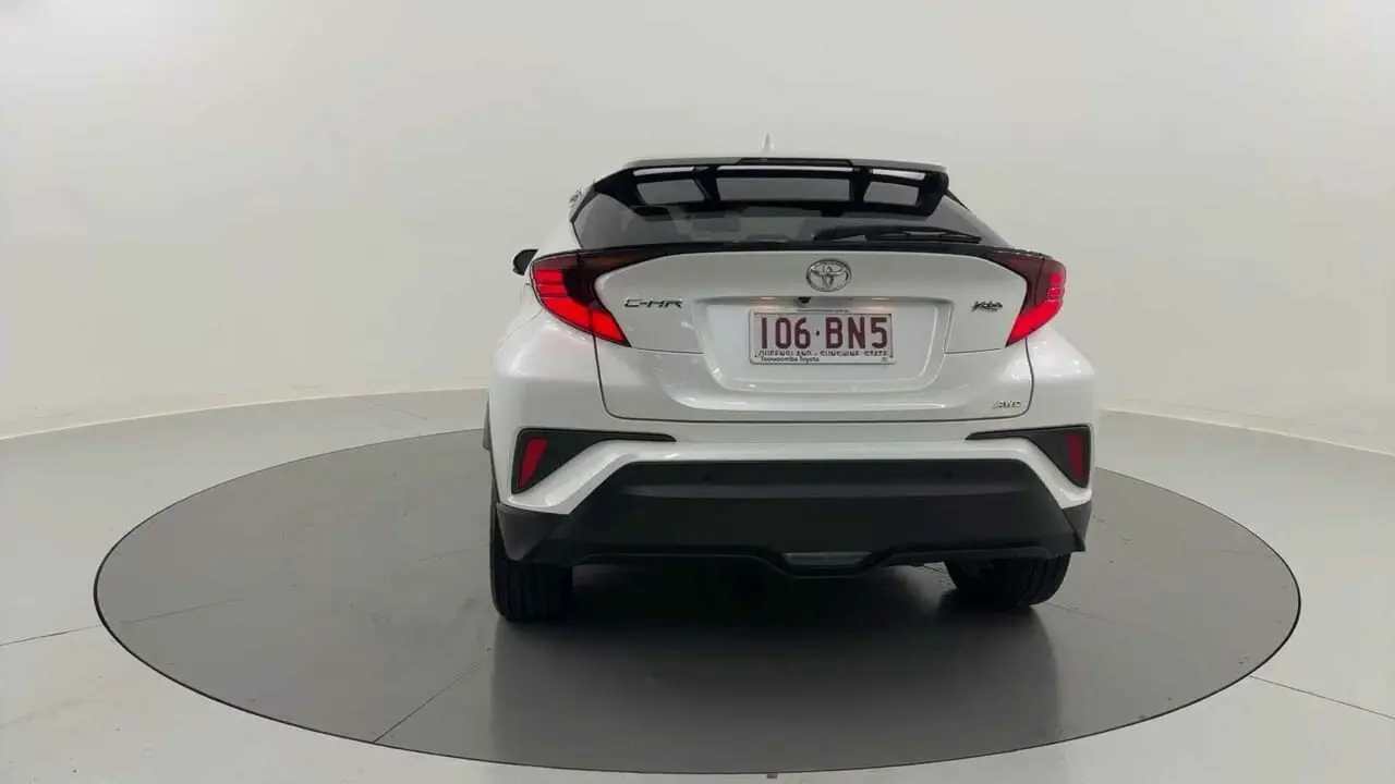 2021 Toyota C-HR Gallery Image 4