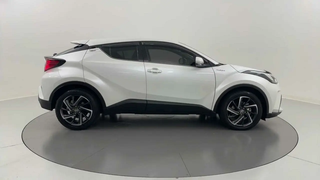 2021 Toyota C-HR Gallery Image 6