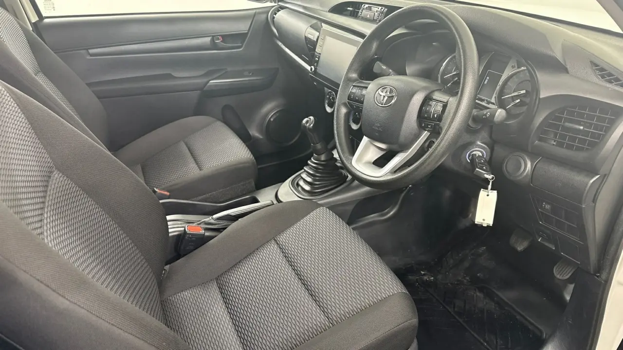 2021 Toyota Hilux Gallery Image 14