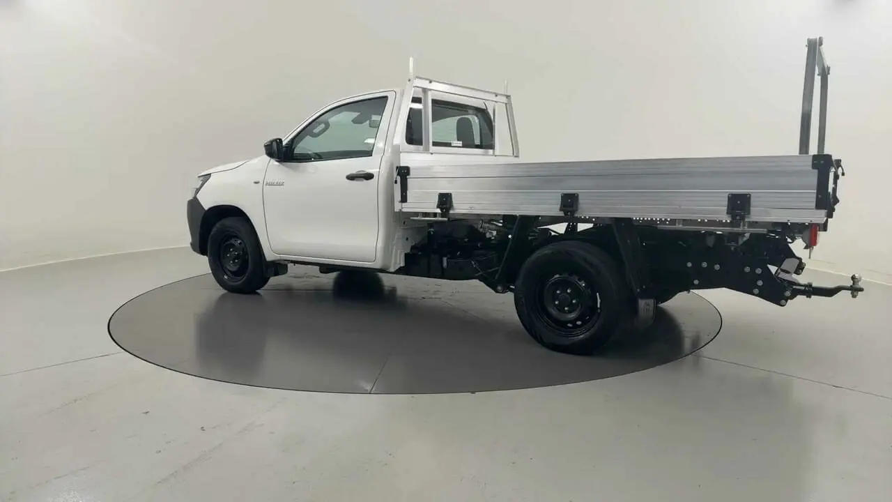 2021 Toyota Hilux Gallery Image 2