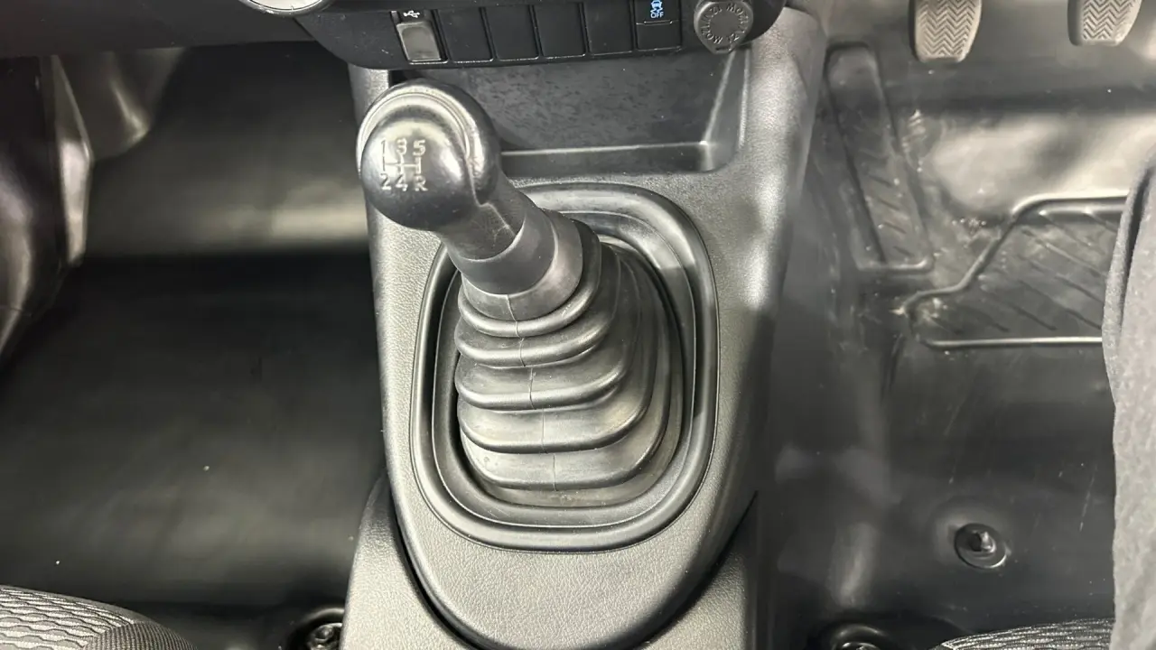 2021 Toyota Hilux Gallery Image 21