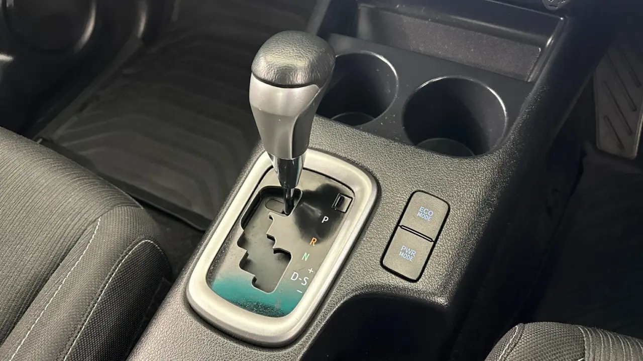 2021 Toyota Hilux Gallery Image 11