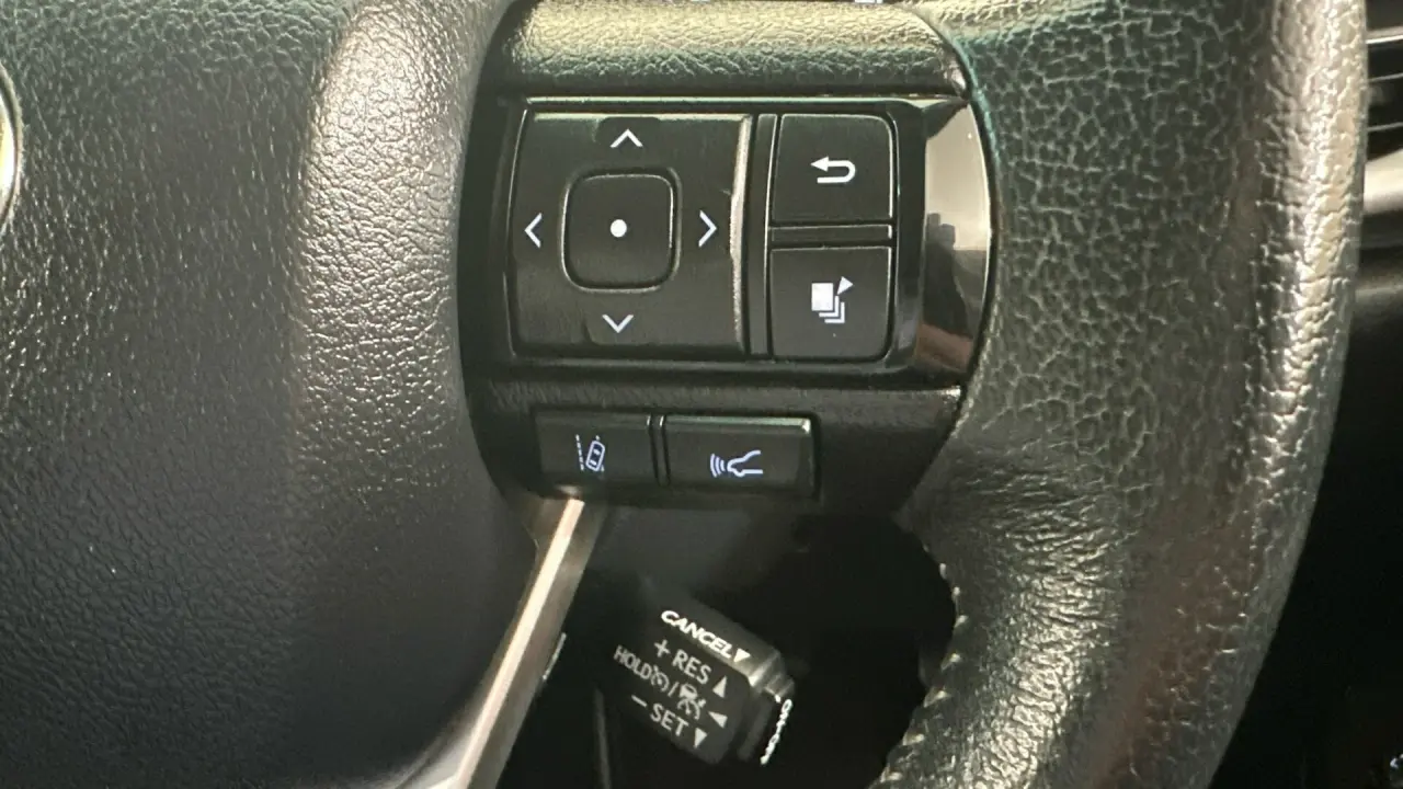 2021 Toyota Hilux Gallery Image 12