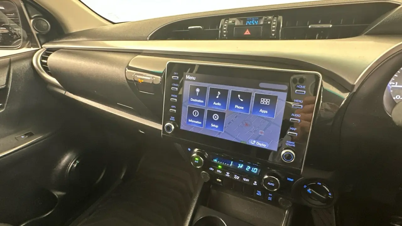 2021 Toyota Hilux Gallery Image 13