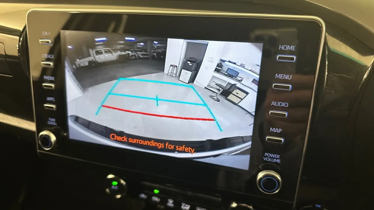 2021 Toyota Hilux Gallery Image 14