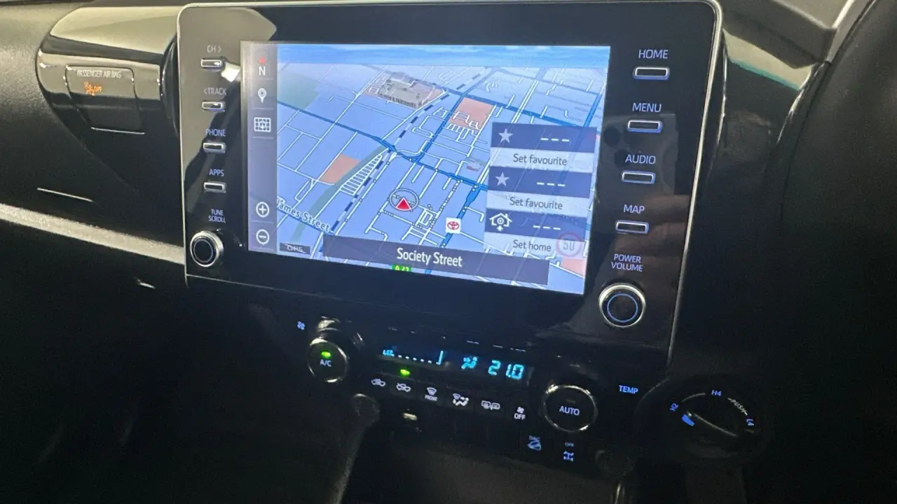 2021 Toyota Hilux Gallery Image 18