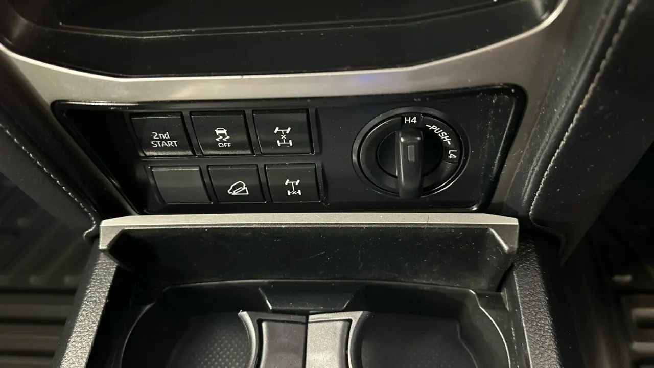 2019 Toyota Landcruiser Prado Gallery Image 12