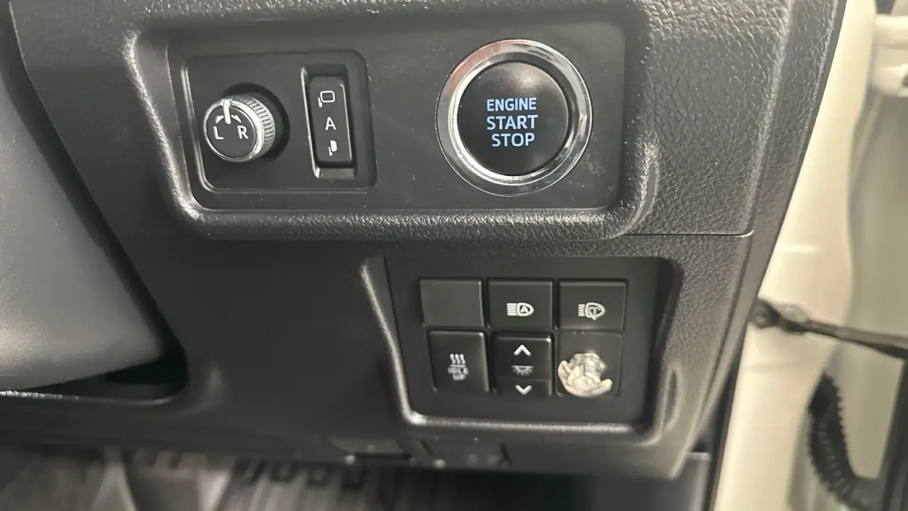 2019 Toyota Landcruiser Prado Gallery Image 14