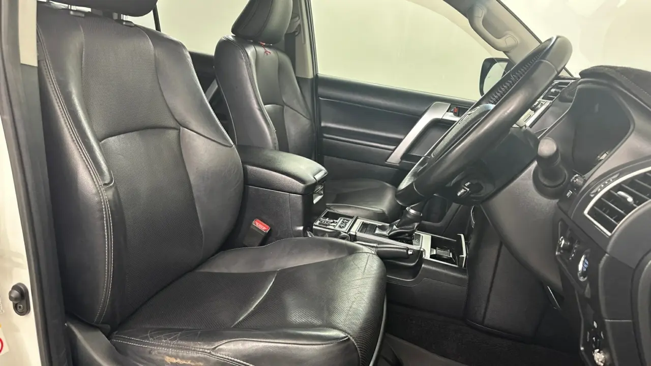 2019 Toyota Landcruiser Prado Gallery Image 16