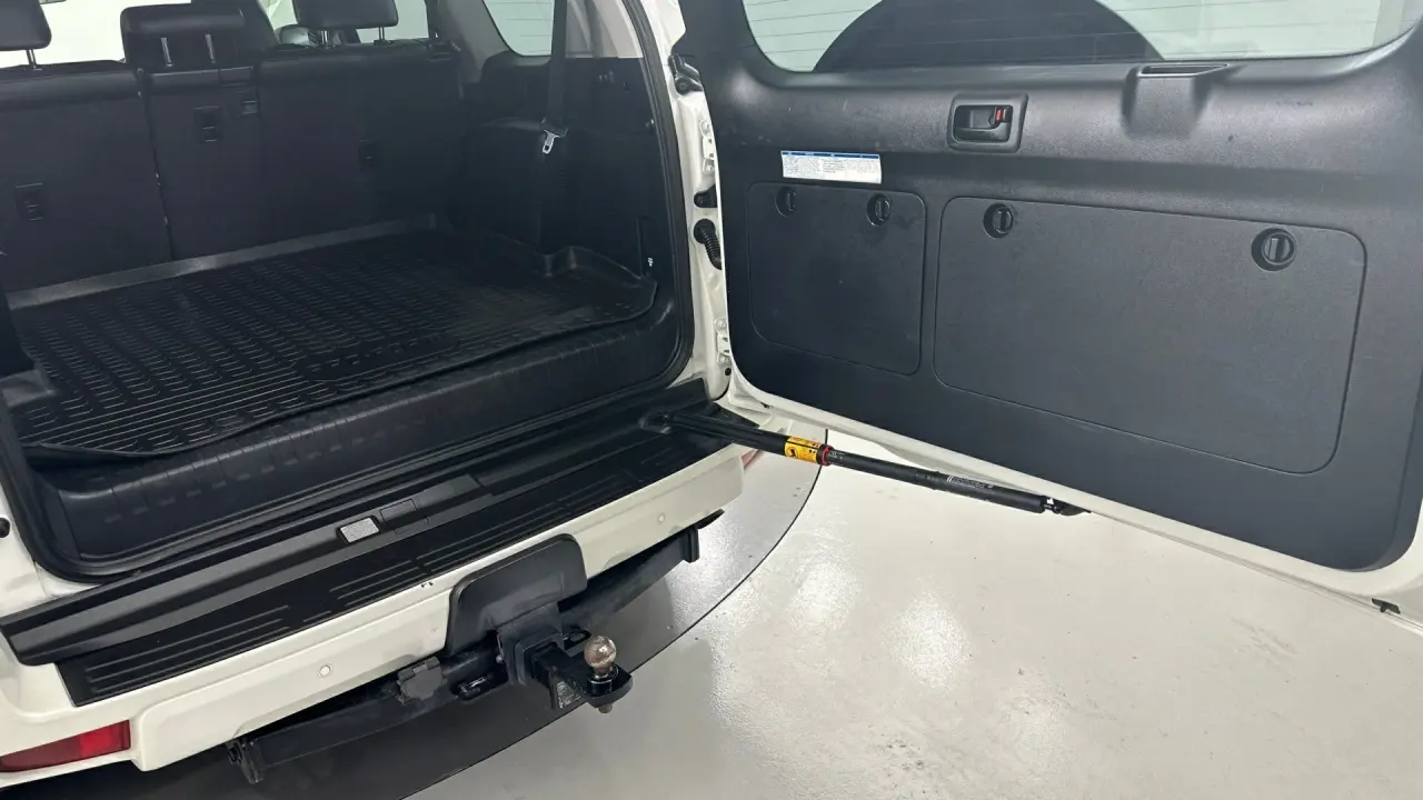 2019 Toyota Landcruiser Prado Gallery Image 18