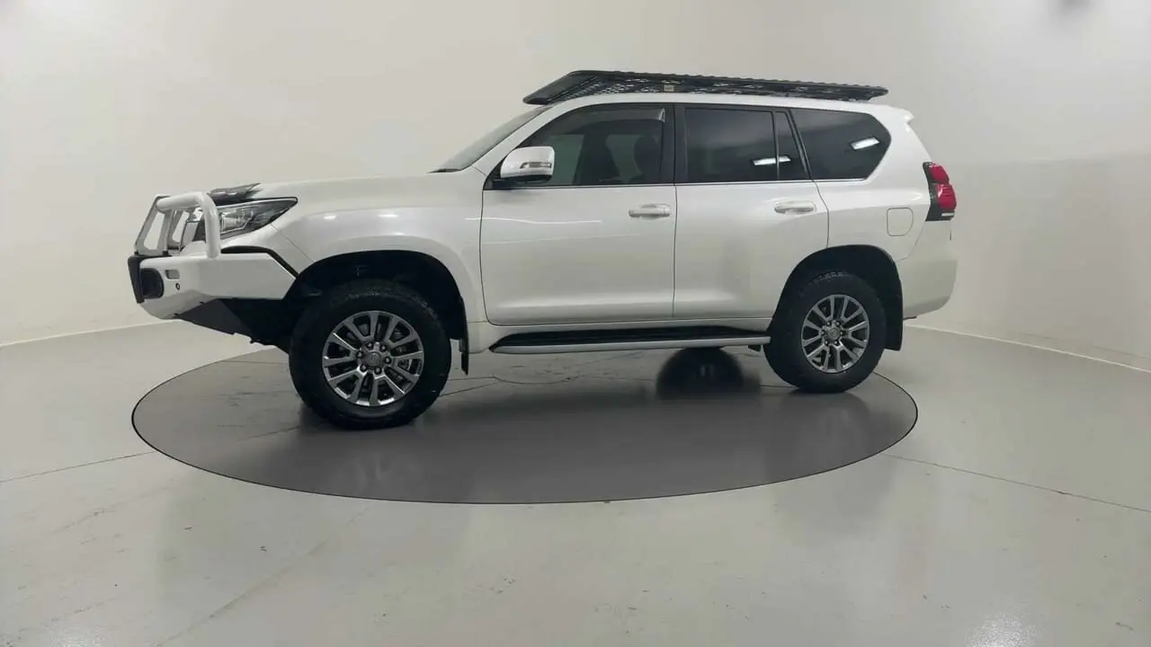 2019 Toyota Landcruiser Prado Gallery Image 2