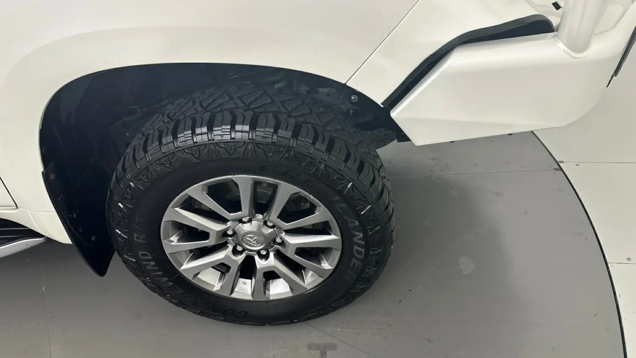 2019 Toyota Landcruiser Prado Gallery Image 22