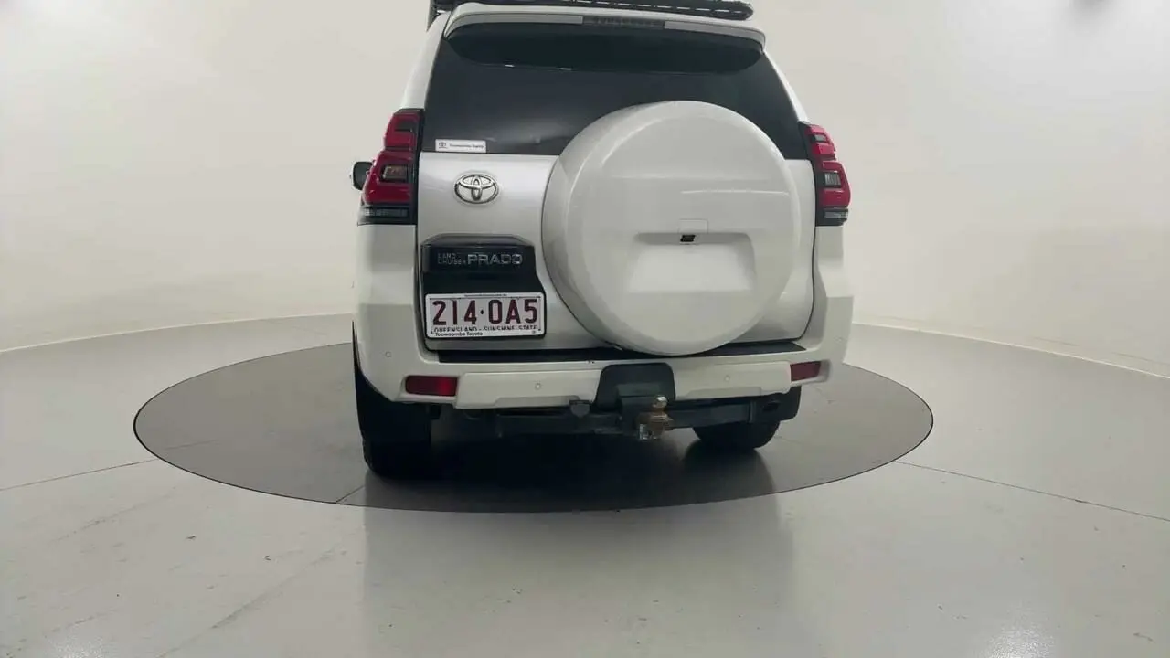 2019 Toyota Landcruiser Prado Gallery Image 4