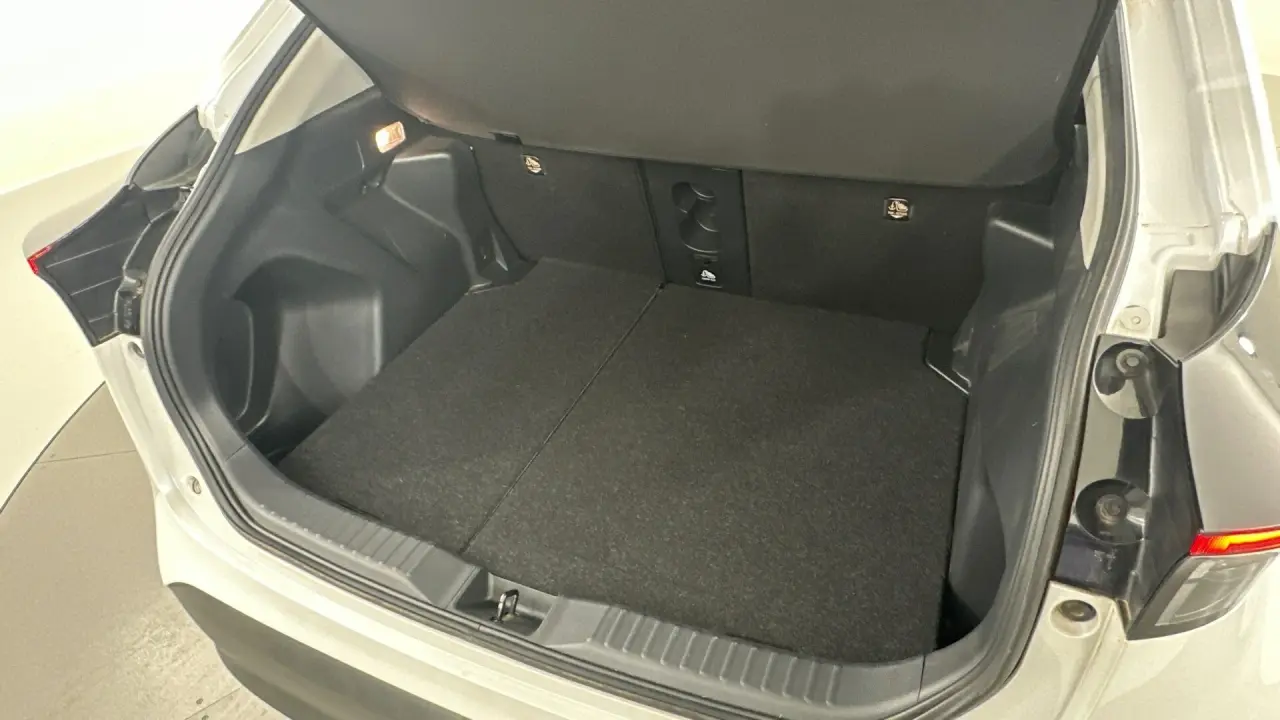 2023 Toyota Yaris Cross Gallery Image 12