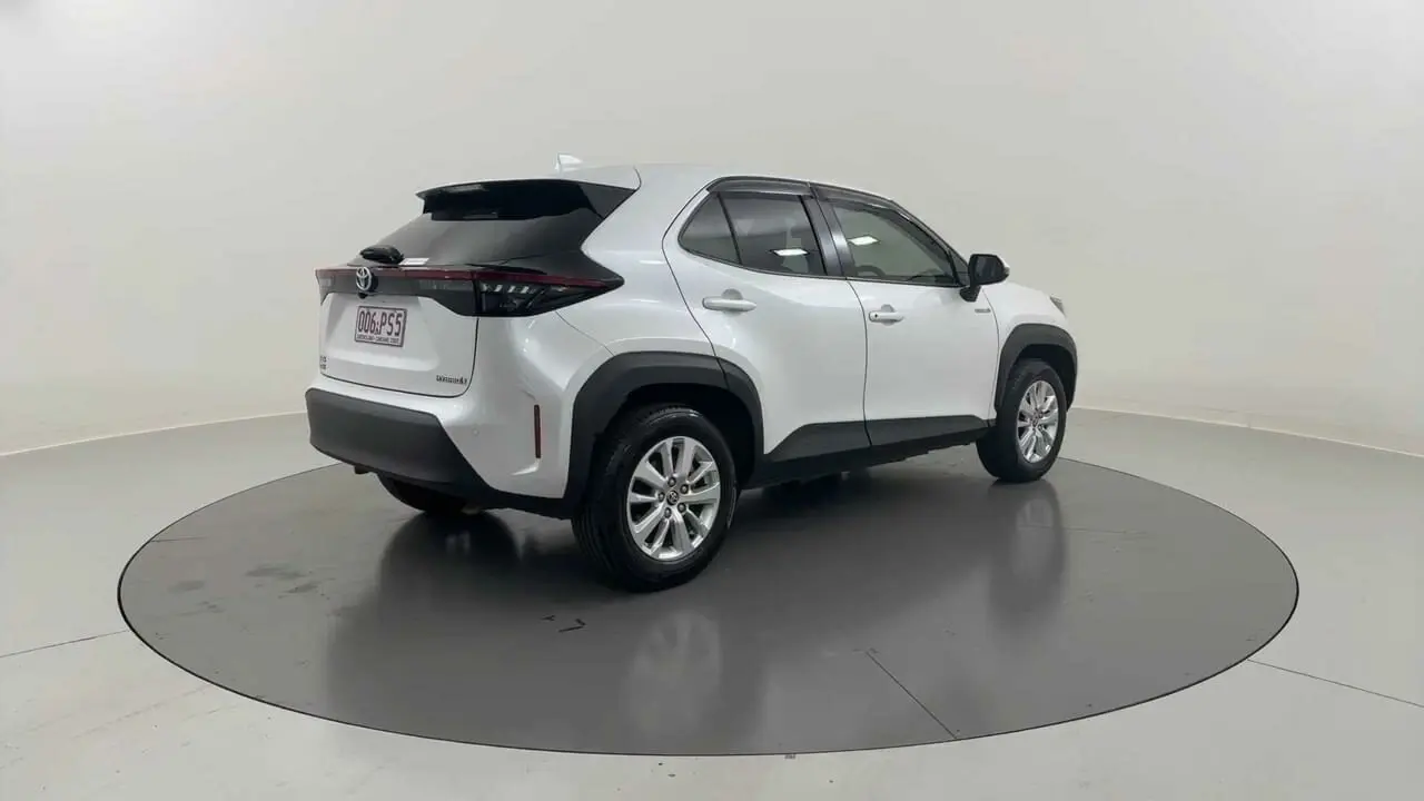 2023 Toyota Yaris Cross Gallery Image 24