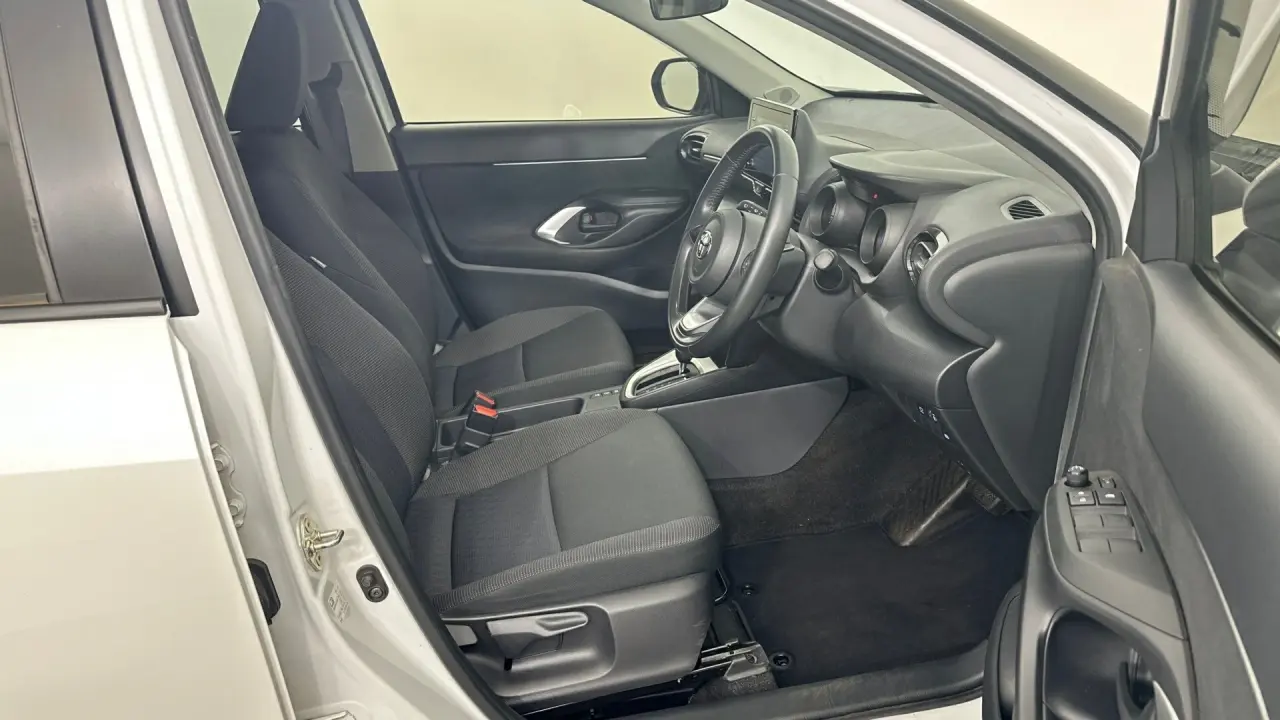 2023 Toyota Yaris Cross Gallery Image 3