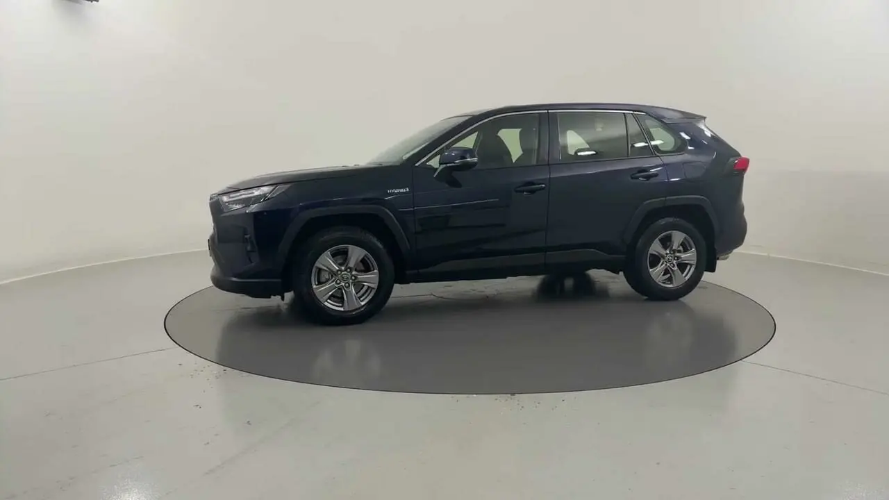 2022 Toyota RAV4 Gallery Image 2