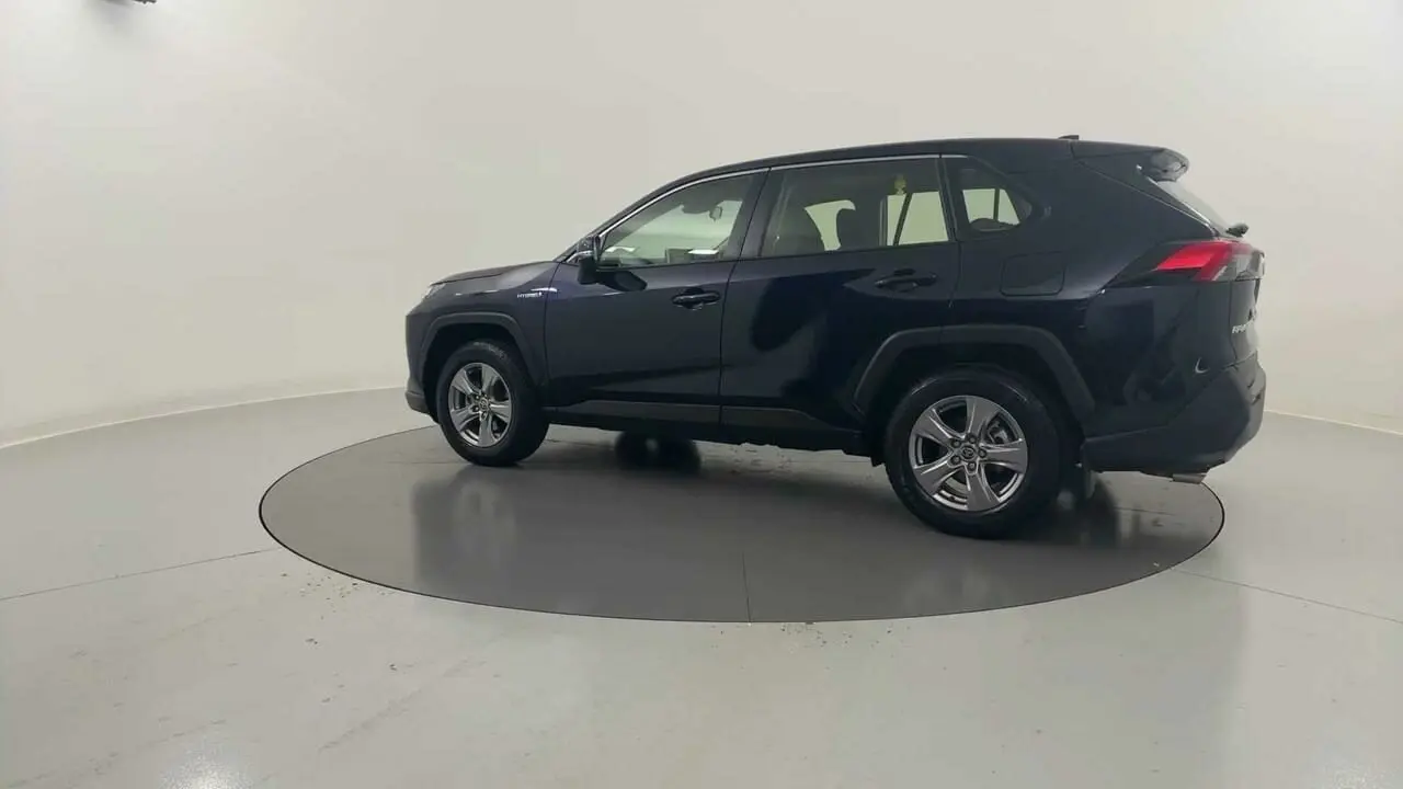 2022 Toyota RAV4 Gallery Image 3