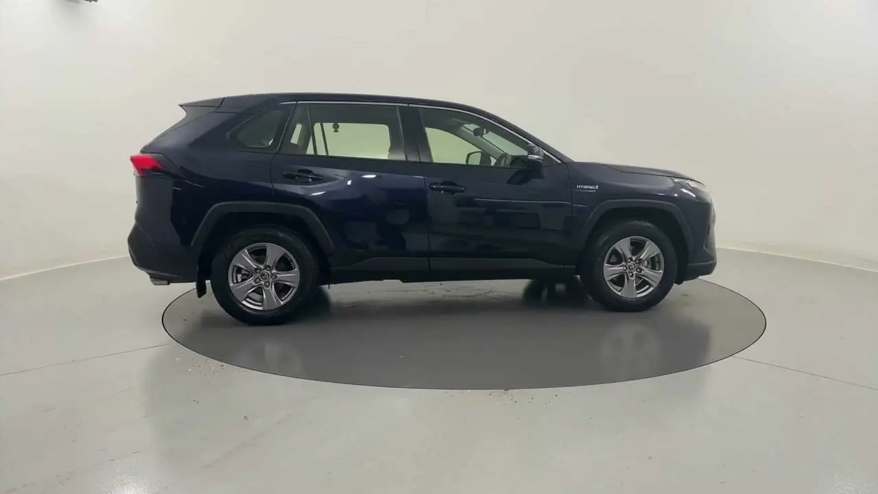 2022 Toyota RAV4 Gallery Image 6
