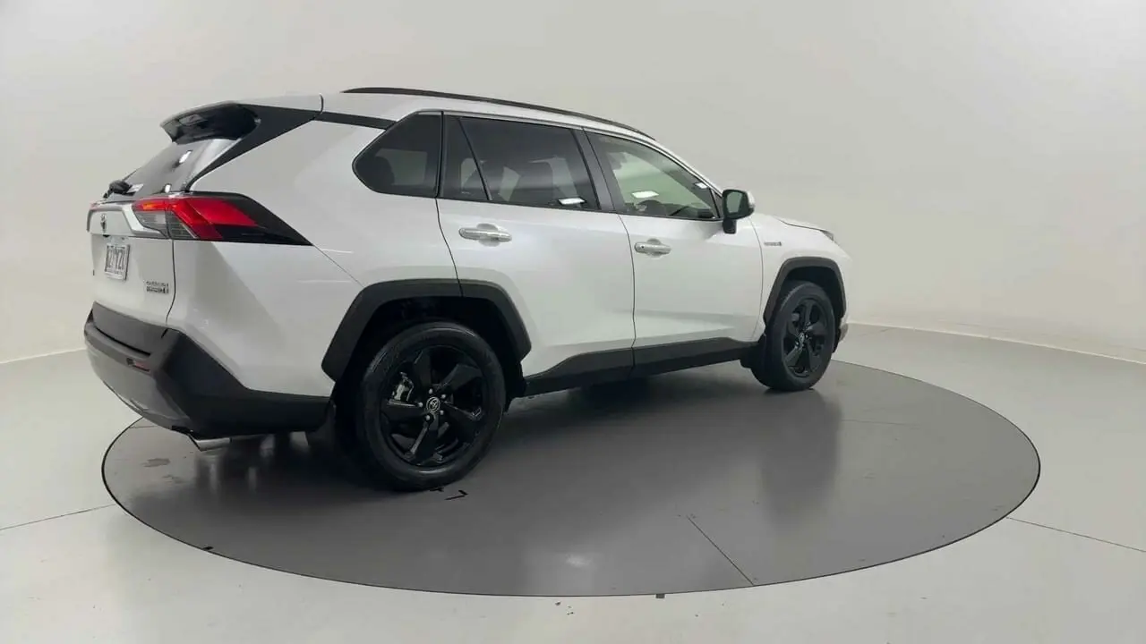 2019 Toyota RAV4 Gallery Image 5