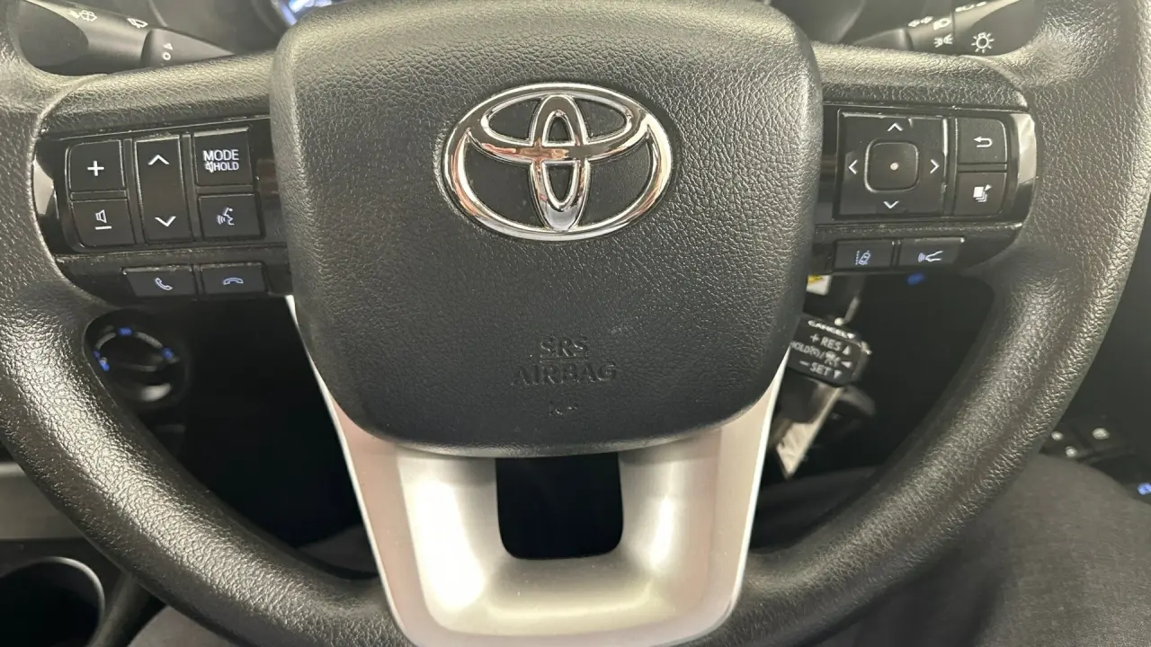2023 Toyota Hilux Gallery Image 11