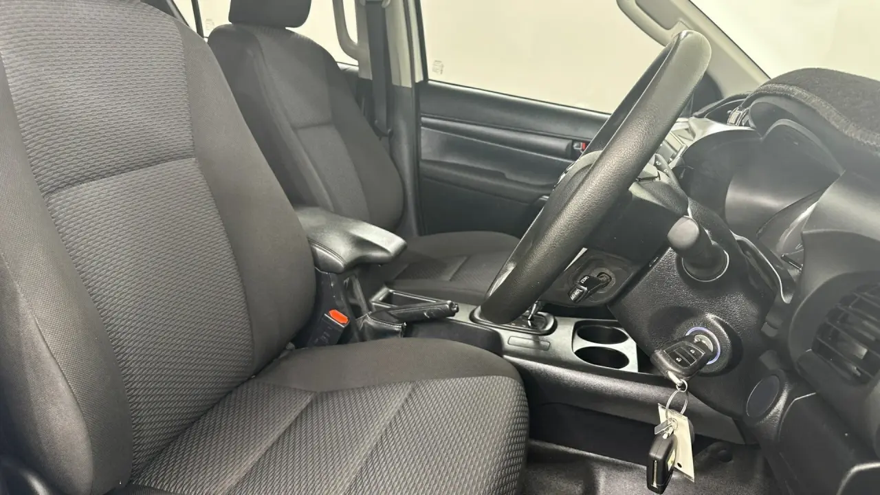2023 Toyota Hilux Gallery Image 16