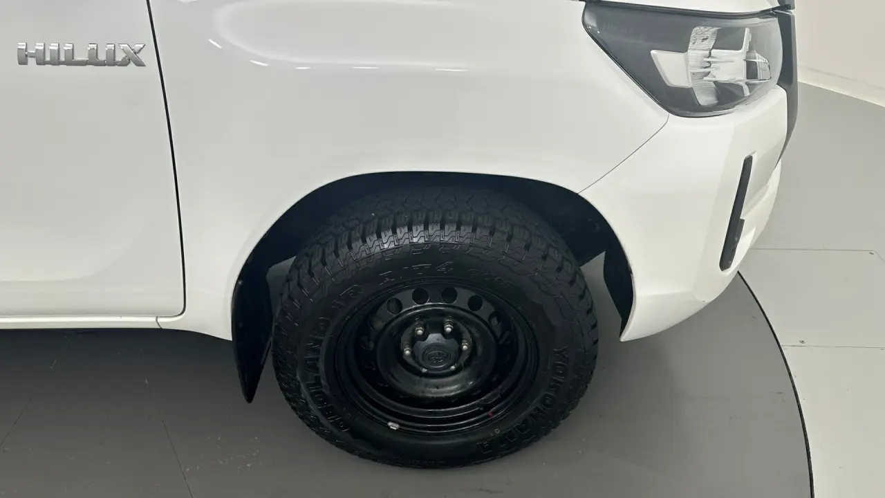 2023 Toyota Hilux Gallery Image 19