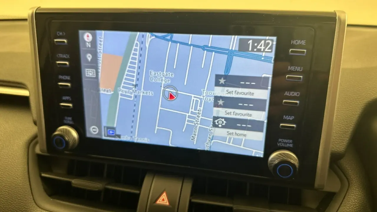 2022 Toyota RAV4 Gallery Image 16