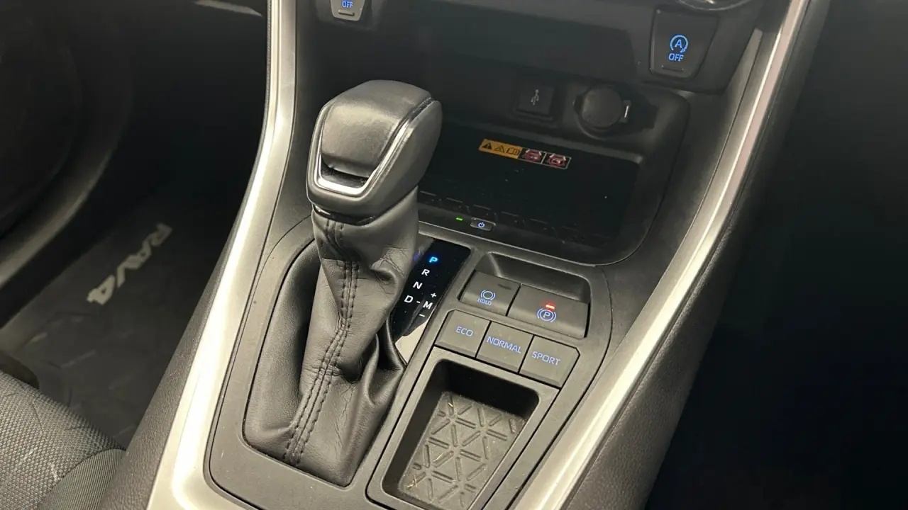 2022 Toyota RAV4 Gallery Image 17