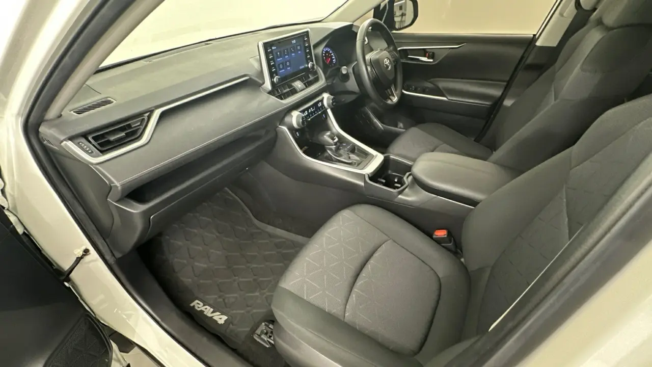 2022 Toyota RAV4 Gallery Image 21
