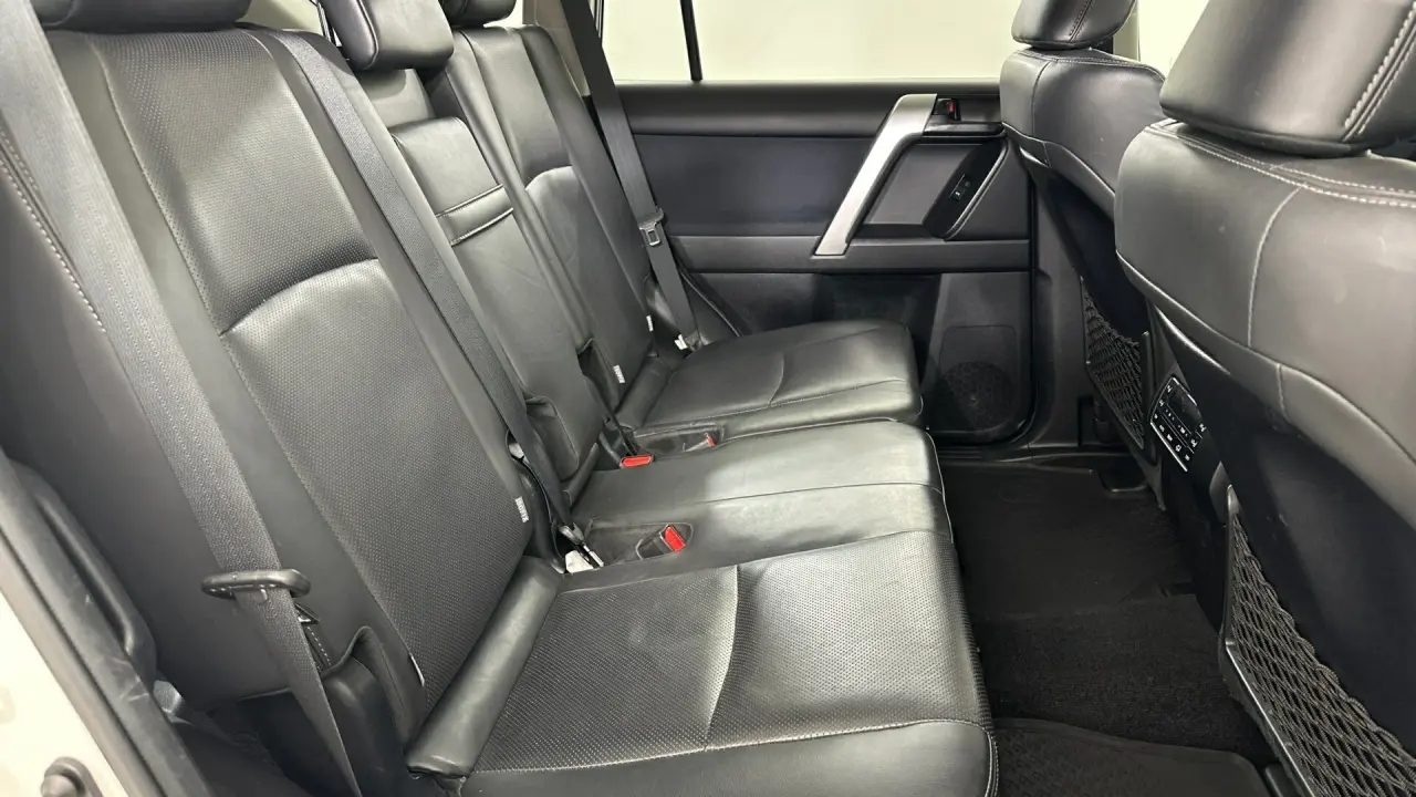 2020 Toyota Landcruiser Prado Gallery Image 15