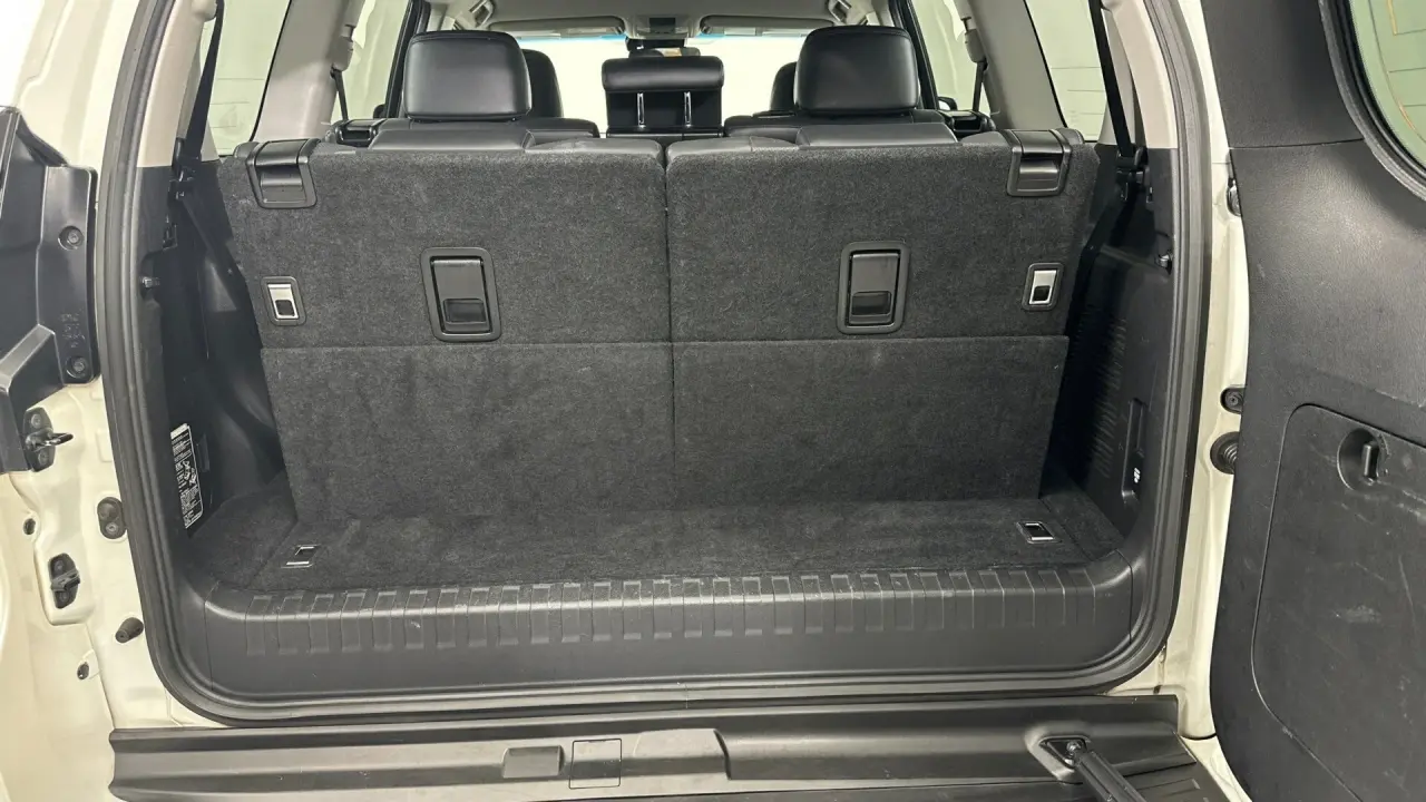 2020 Toyota Landcruiser Prado Gallery Image 17