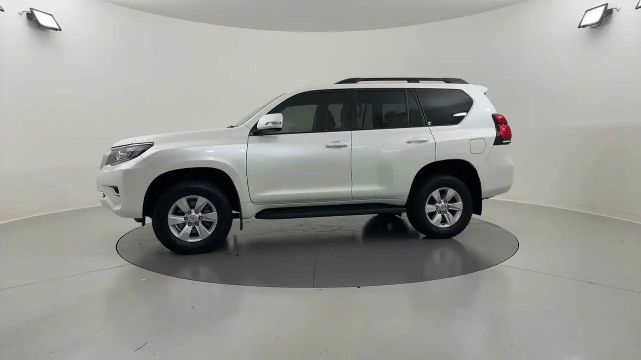 2020 Toyota Landcruiser Prado Gallery Image 3