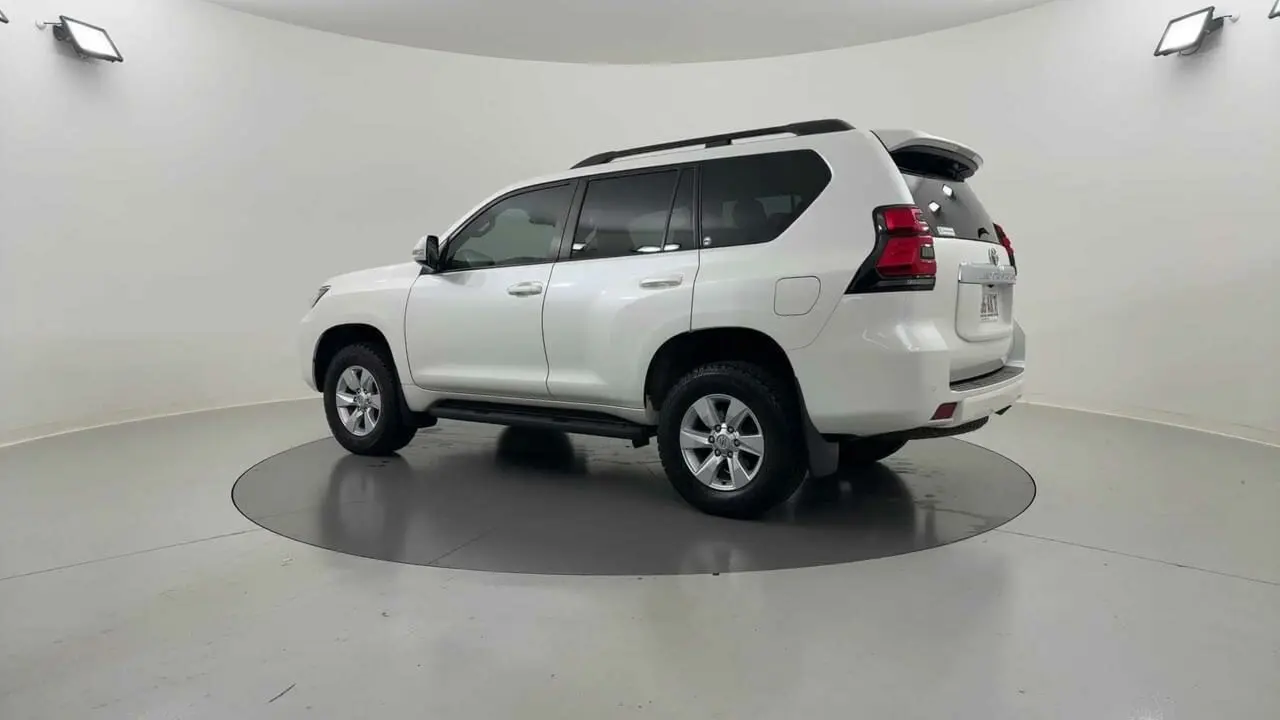 2020 Toyota Landcruiser Prado Gallery Image 4
