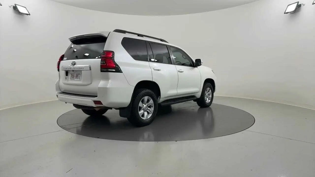 2020 Toyota Landcruiser Prado Gallery Image 6