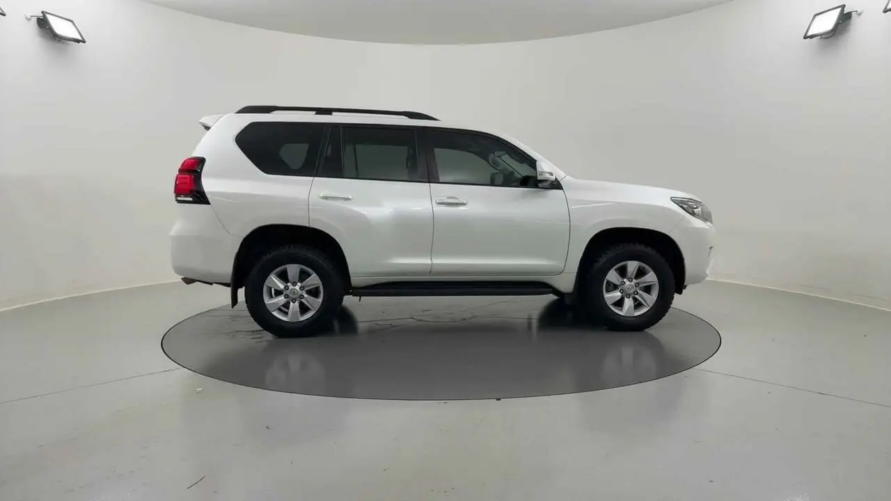 2020 Toyota Landcruiser Prado Gallery Image 7