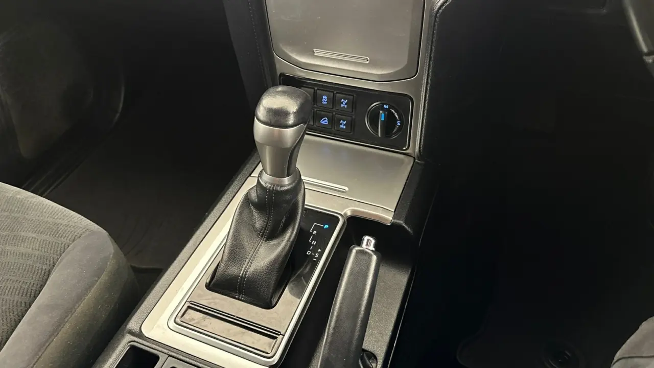 2020 Toyota Landcruiser Prado Gallery Image 10