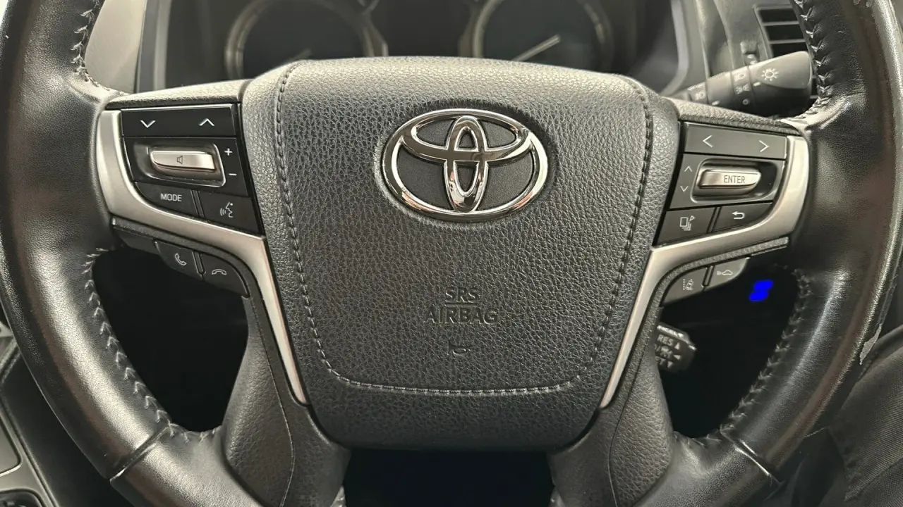 2020 Toyota Landcruiser Prado Gallery Image 17