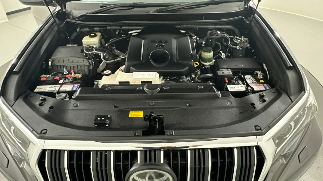 2020 Toyota Landcruiser Prado Gallery Image 18