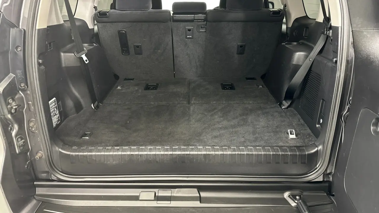2020 Toyota Landcruiser Prado Gallery Image 19