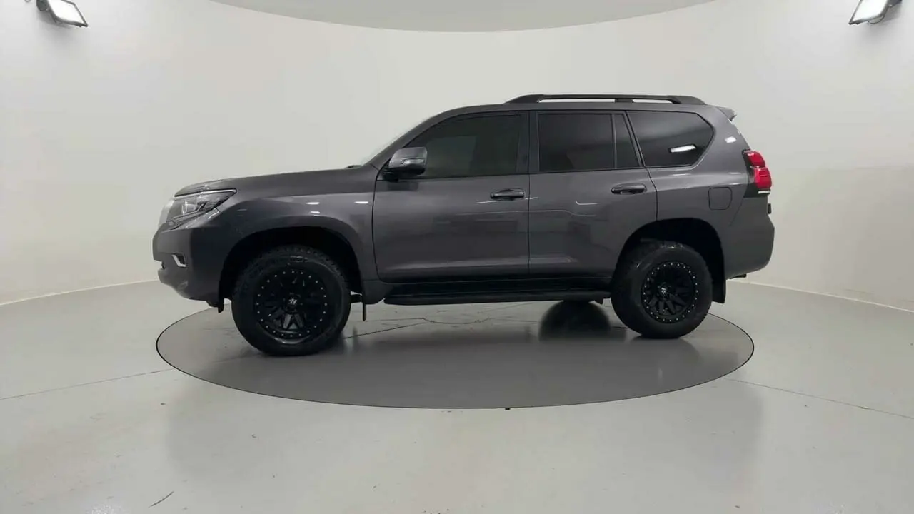 2020 Toyota Landcruiser Prado Gallery Image 2