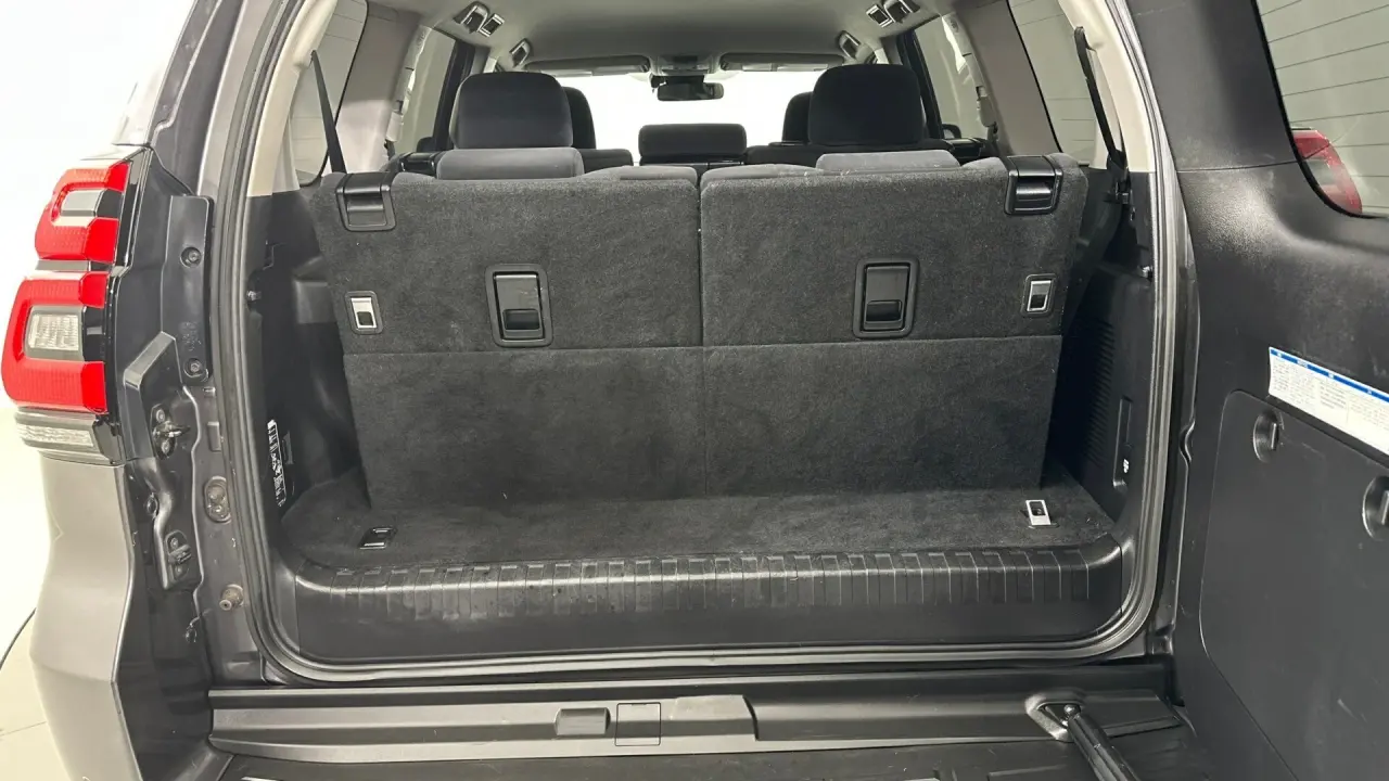 2020 Toyota Landcruiser Prado Gallery Image 20